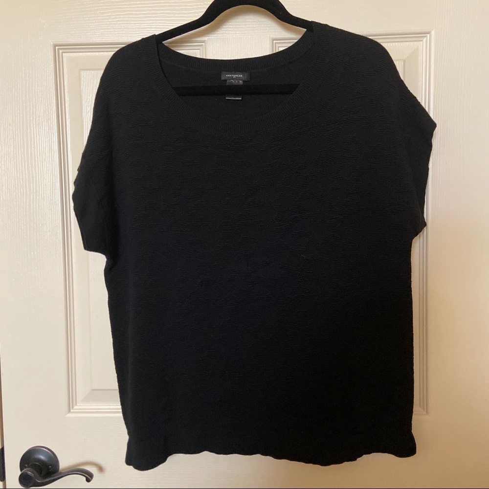Ann Taylor Black Textured Short Sleeved Sweater